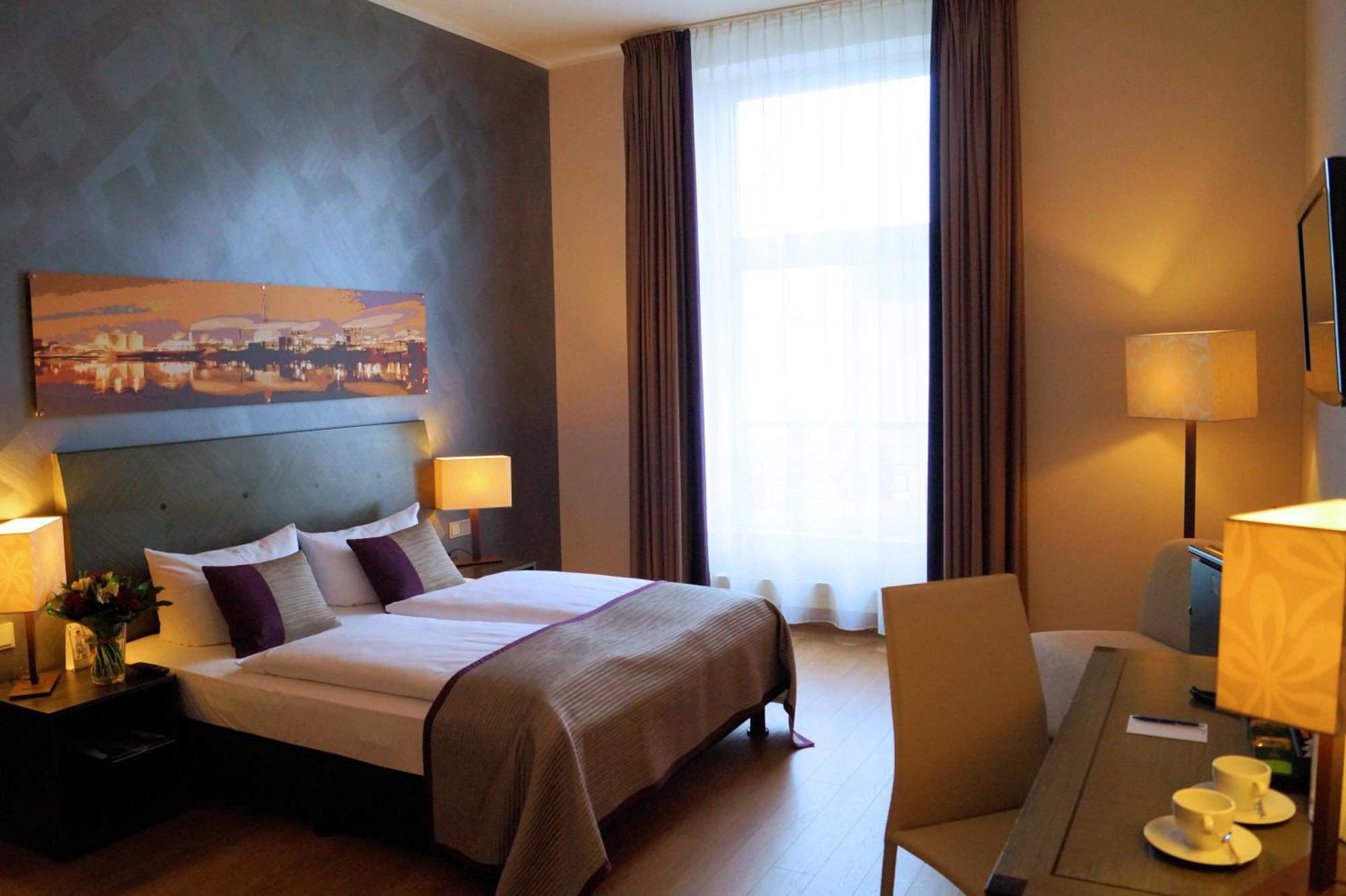 Deluxe Double Room,757866781:JPEG